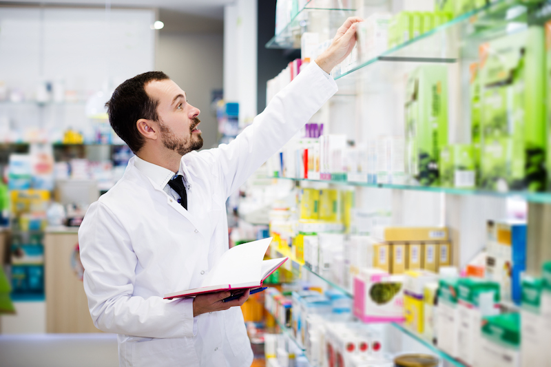 Apotheco Benefits - Pharmacist in pharmacy